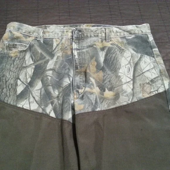 Realtree Camo Pro Gear Wrangler Hunting Pants (real heavy) thick material - Picture 3 of 11